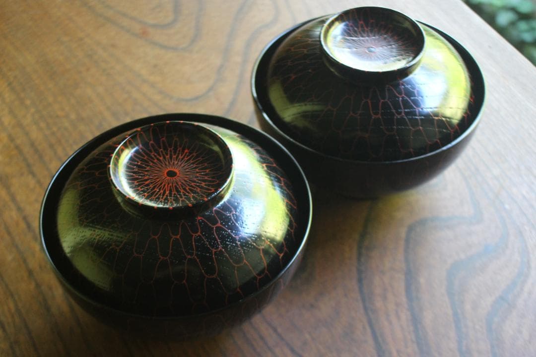 デッドストック！上質黒漆に極上網目蒔絵の映える煮物椀2点（検輪島塗蒔絵椀雑煮椀