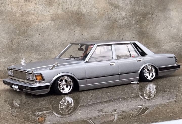 1/24 完成品 430セダン セドリック