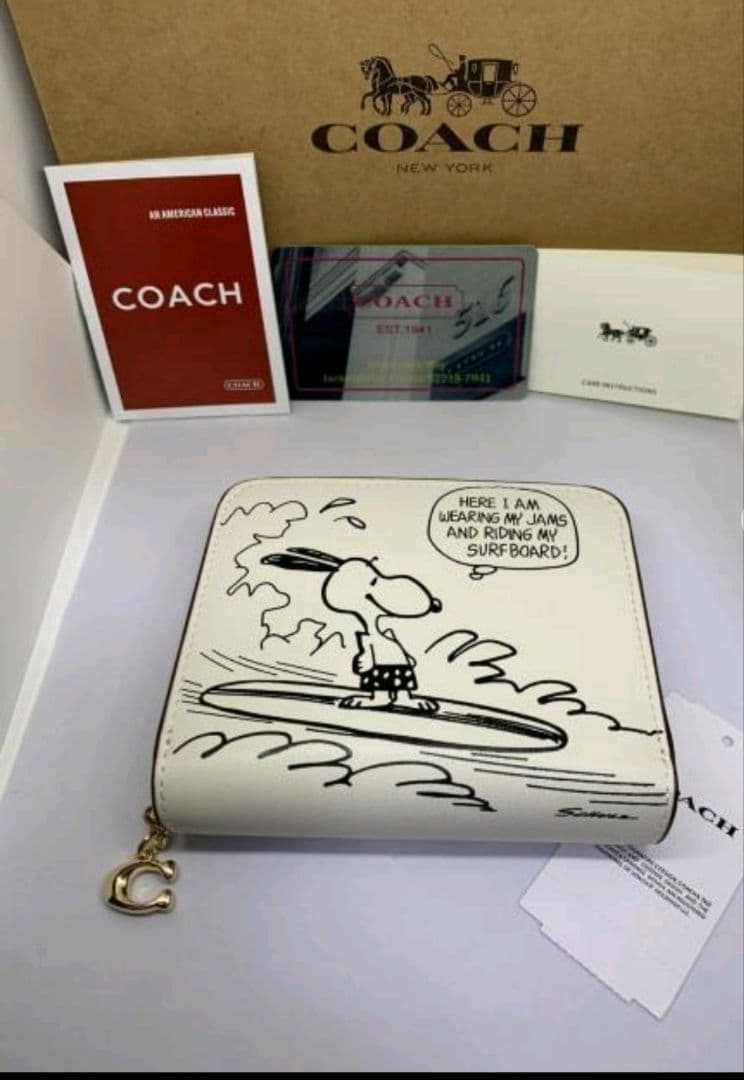 田*典様 新品未使用品☆COACH スヌーピー 二つ折り財布