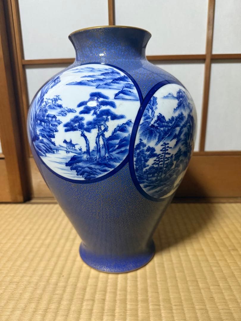 香蘭社　有田焼　三陶園　アンティーク　青色 陶器製 つぼ型花瓶