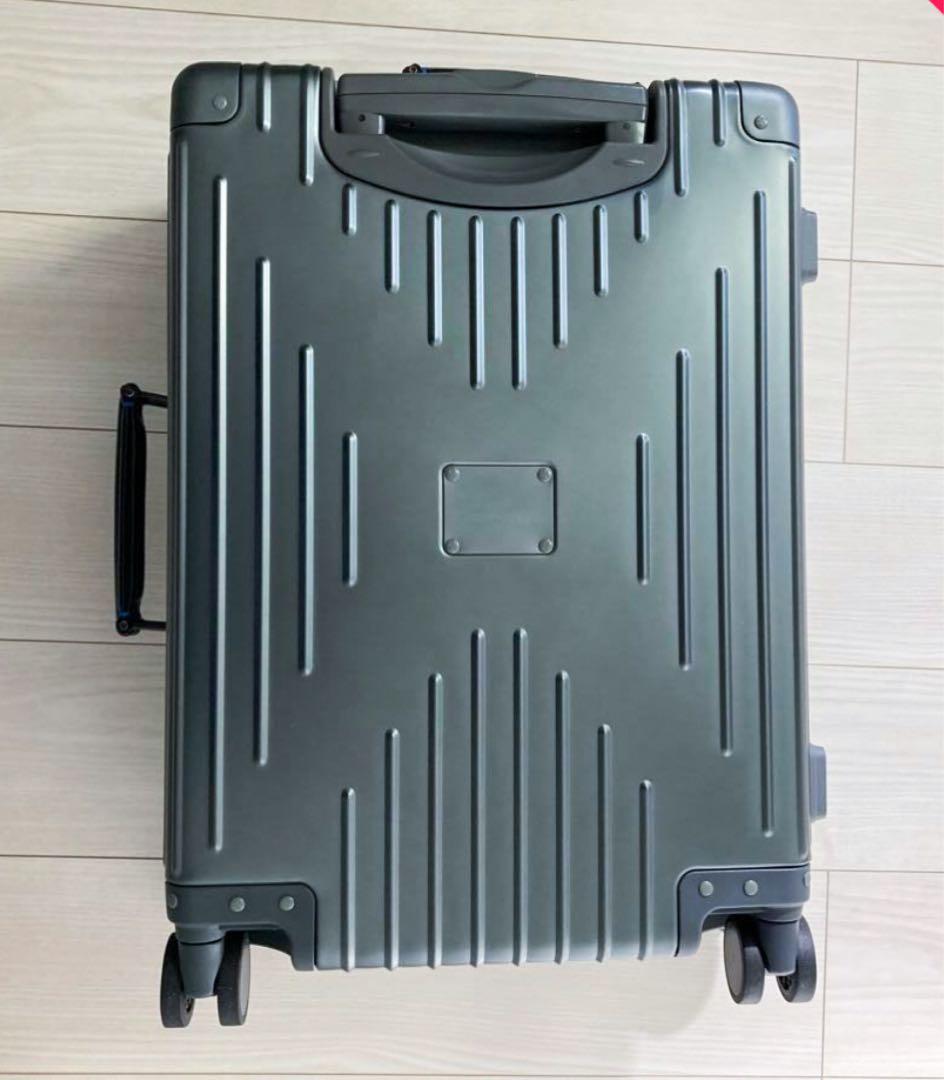 アルミ【新品】イノベーター 〈特典有り〉キャリーケース INV1811 スーツ
