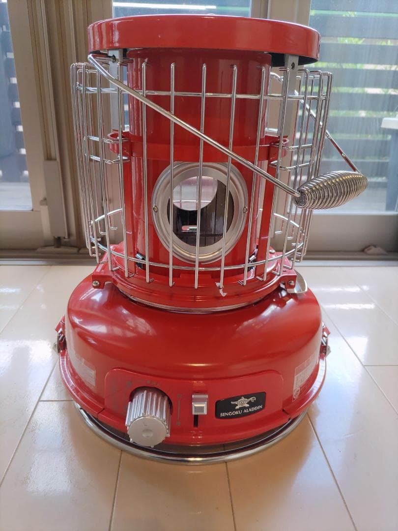 【美品】ポータブルガスストーブ SAG-BF02A センゴクアラジン レッド