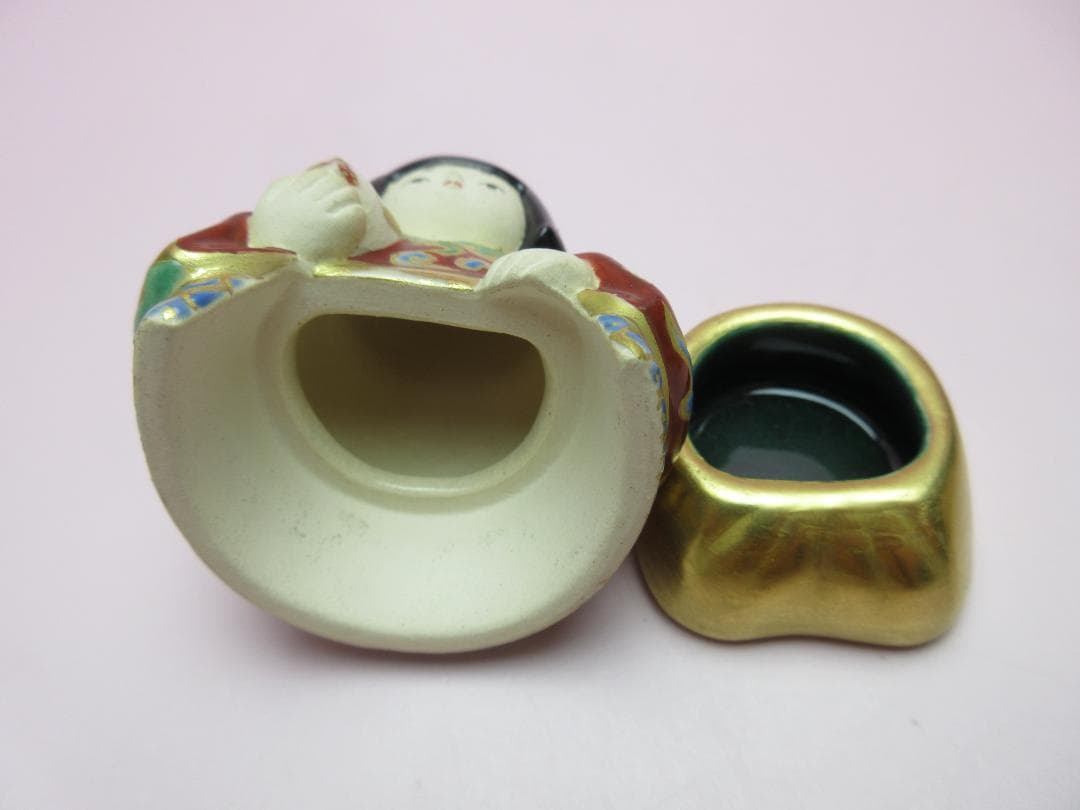 山田東哉 色絵仁清意 癸酉 抱鶏姫 香合 JA70506