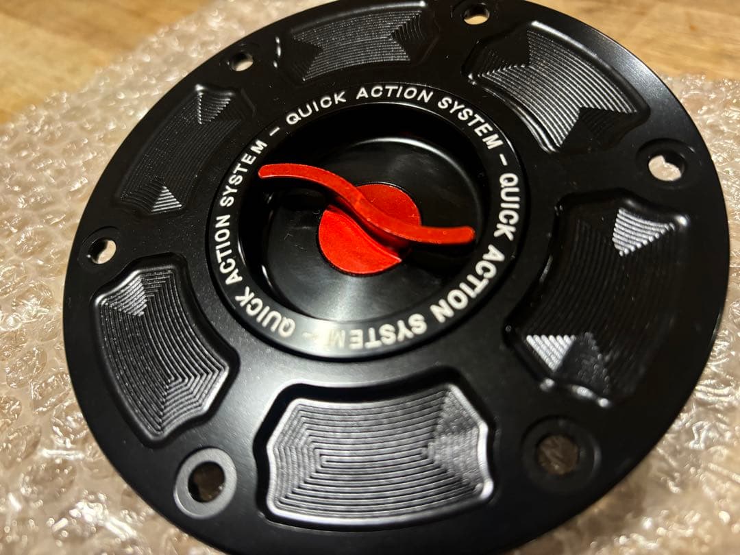 アコサット　タンクキャップ　KTM SUPER DUKE-R