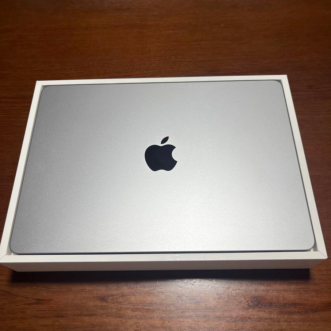 Apple MacBook Air (M2, 2022) 本体