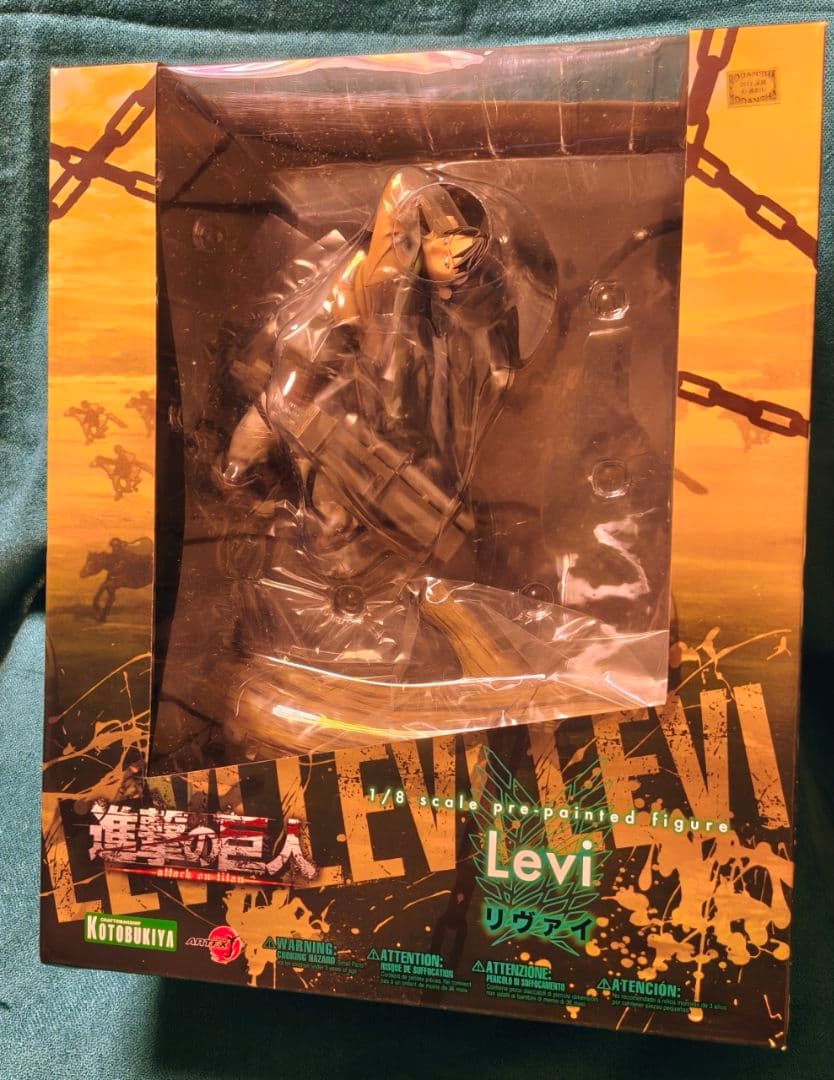 ARTFX J　進撃の巨人 リヴァイ 1/8スケールフィギュア