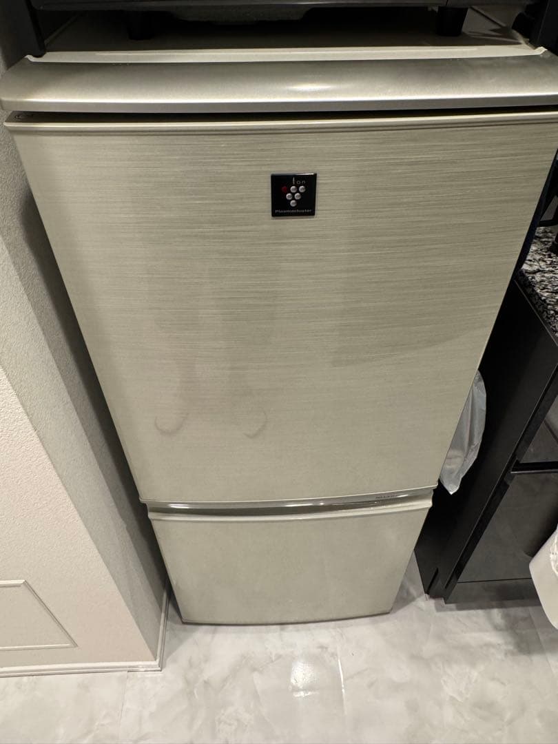 8/16まで限定　美品SHARP シルバー冷蔵庫 SJ-PD14T-N　送料込