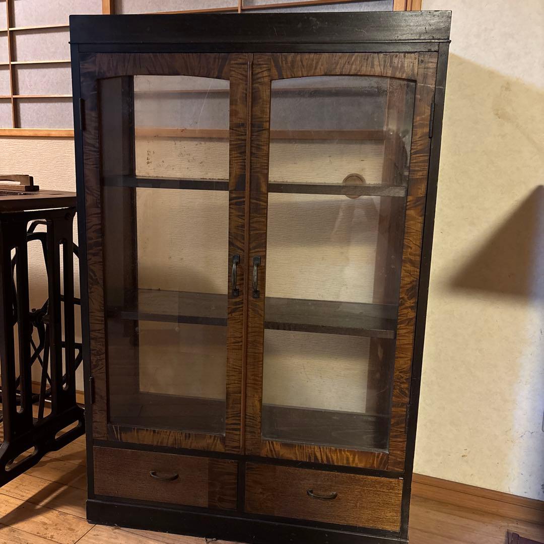 木製ガラス扉キャビネット