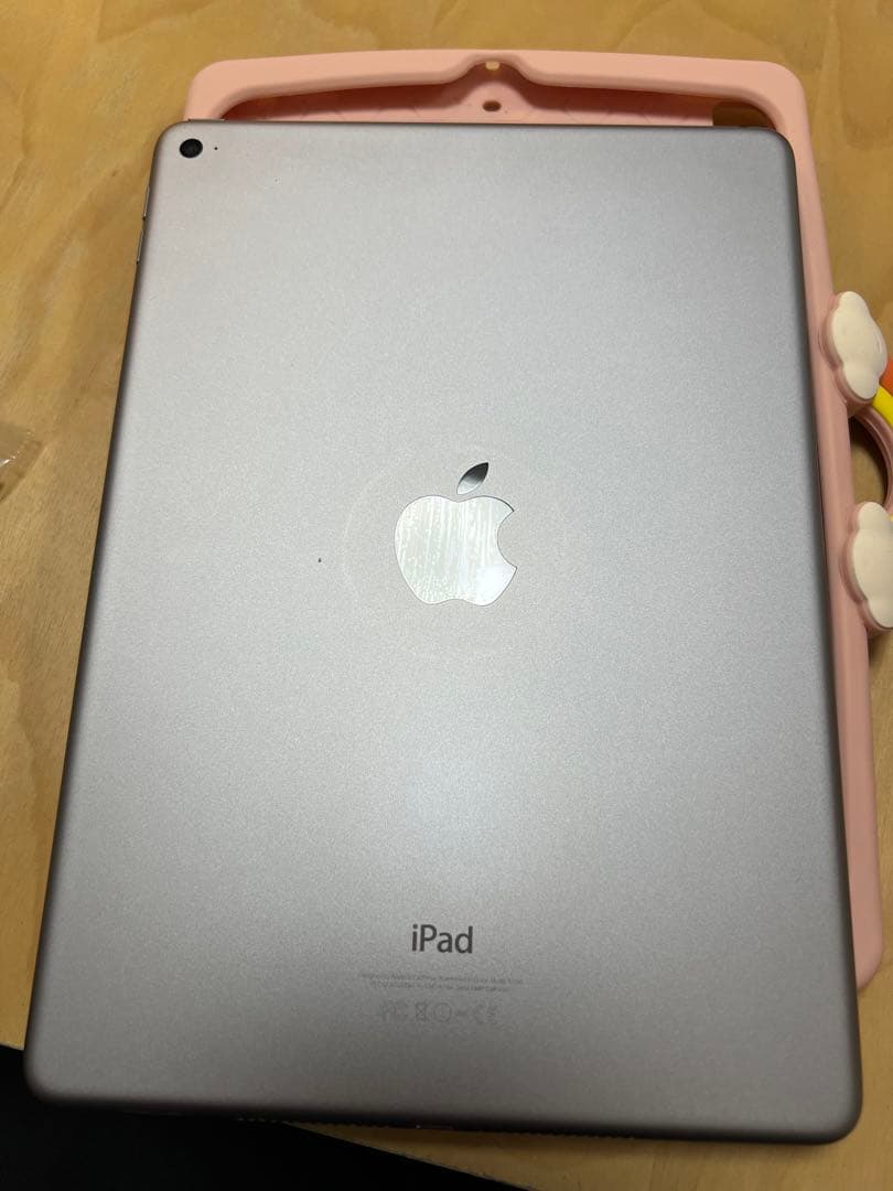 【子供の動画視聴に最適】iPad air2 16GB シルバー ケース付き