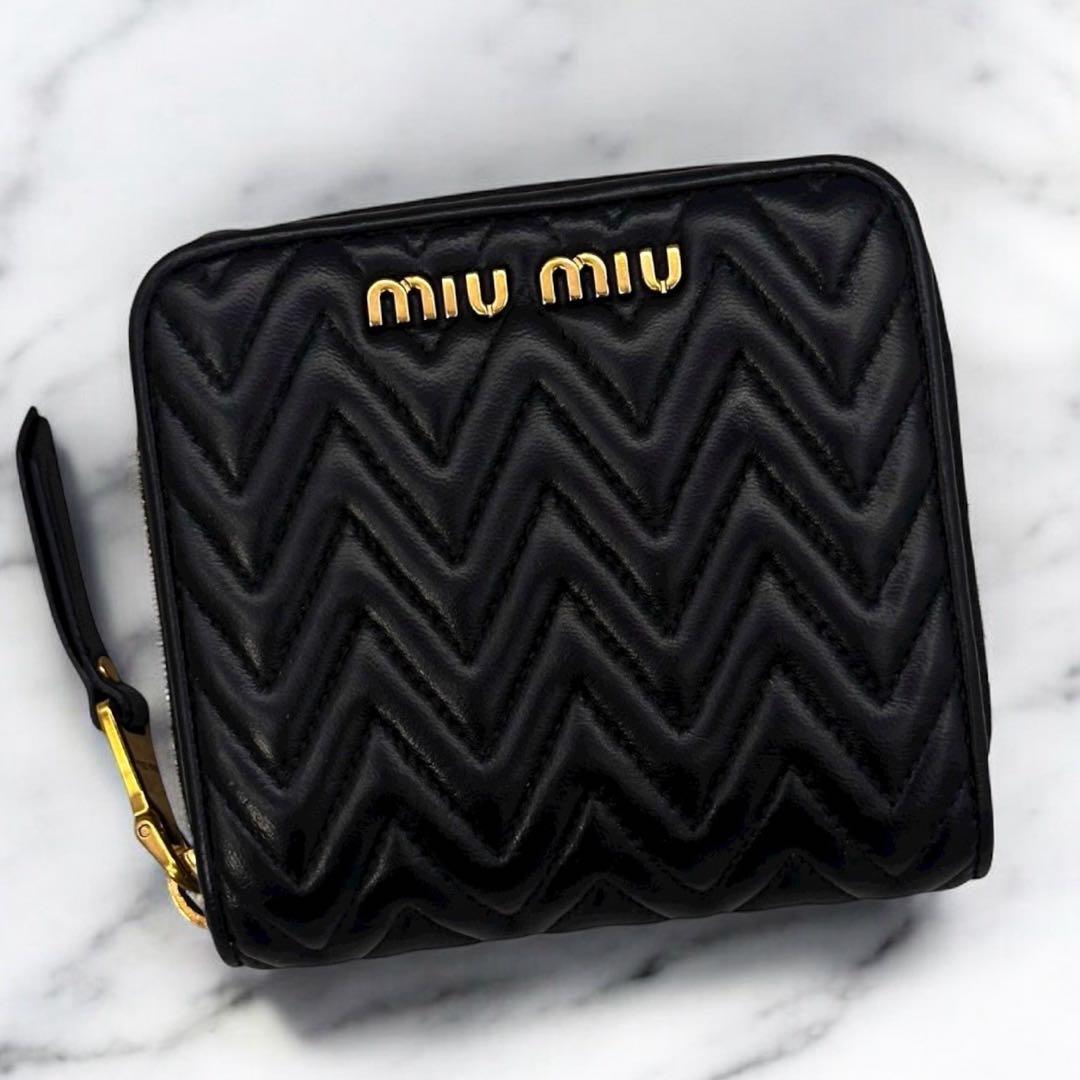 美品 ミュウミュウ マテラッセ 二つ折り財布 小銭入れ  カード ICタグ