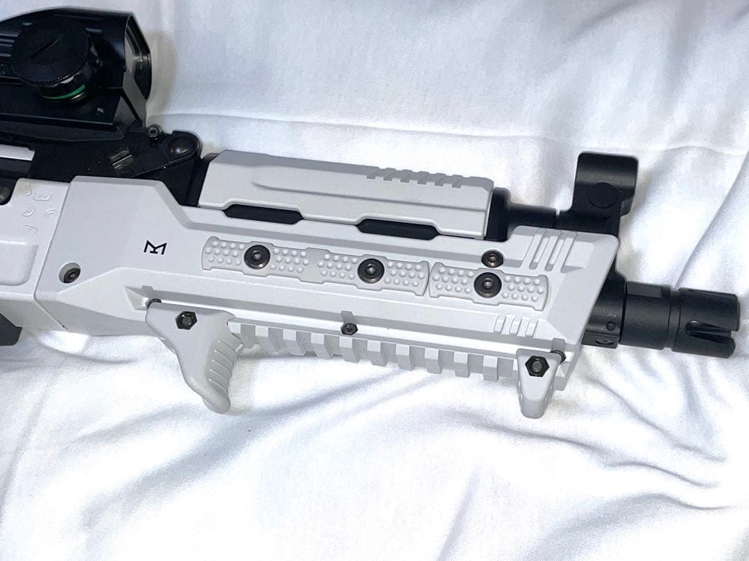 送料込み　東京マルイ　AKホワイトストーム 次世代電動ガン