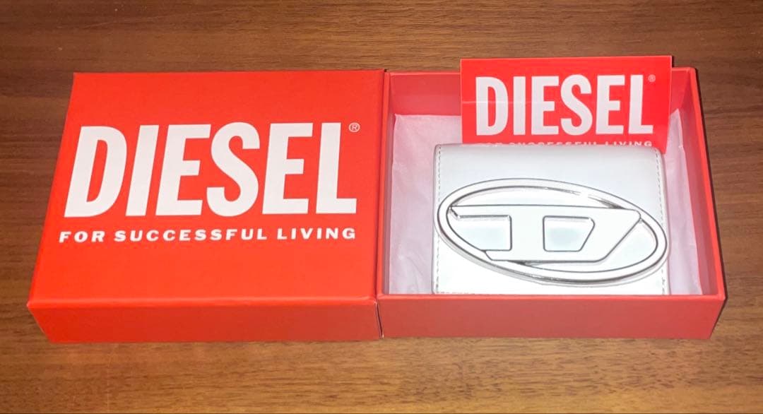 【美品】DIESEL 財布 箱・保存袋・シール完備 定価34,100円