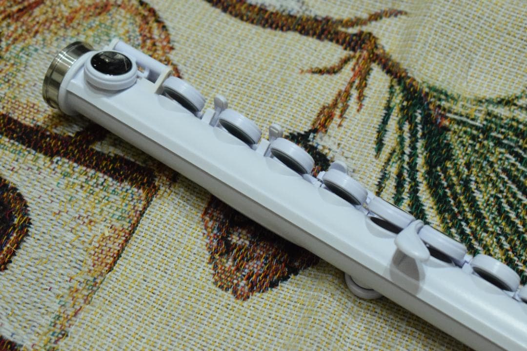 プラスチックフルート nuvo Student Flute