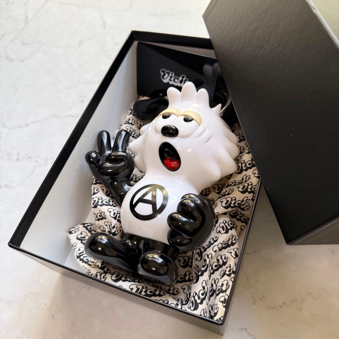 新品 VERDY vick フィギュア