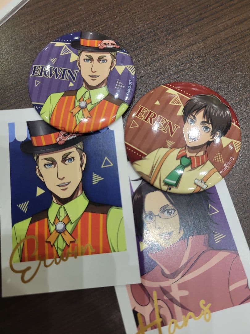 進撃の巨人 缶バッジ エルヴィン エレン 2個セット