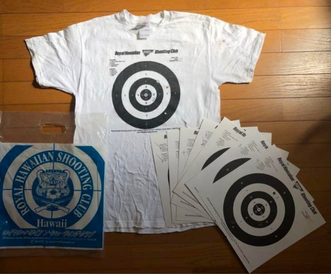 44マグナム実弾穴あきＴシャツ　ターゲット付き