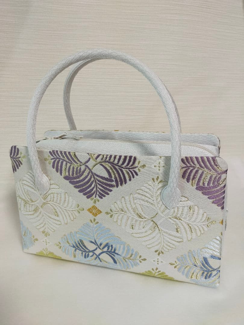 上品で大容量!　機能も◎　正絹　利休バッグ　 西陣織　 若松菱 　着物に定番