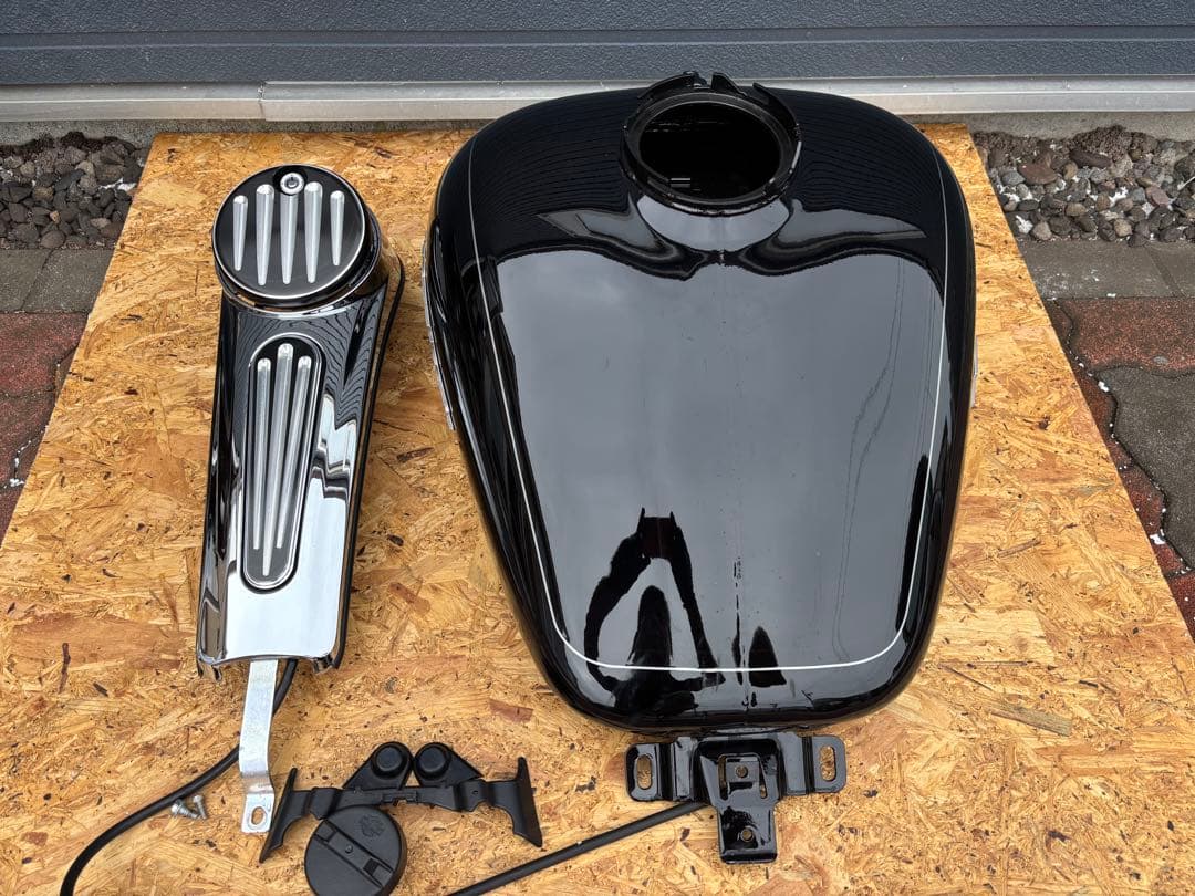 ハーレーダビッドソン　FLHX ストリートグライド　ガソリンタンク　中古品