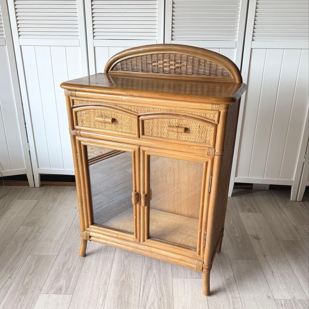 ラタン 籐家具 サイドボードチェスト ヴィンテージ ガラス扉 引き出し レトロ