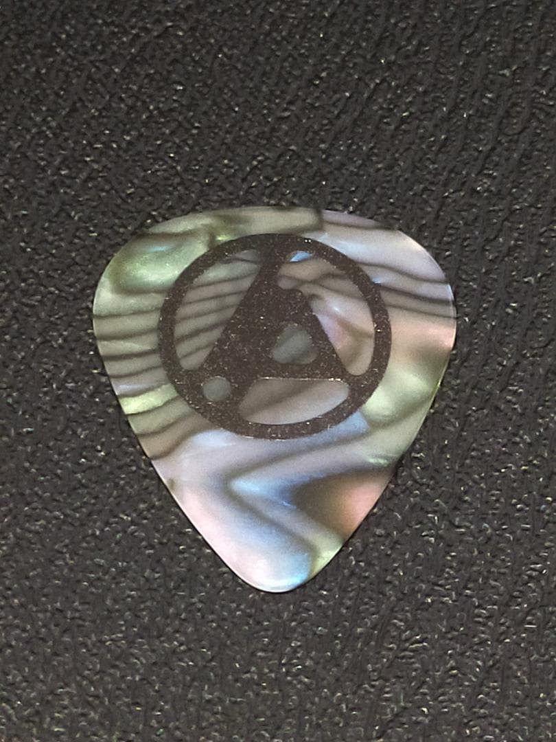 LINKIN PARK リンキンパーク ギターピック レア 虹色 マイク・シノダ