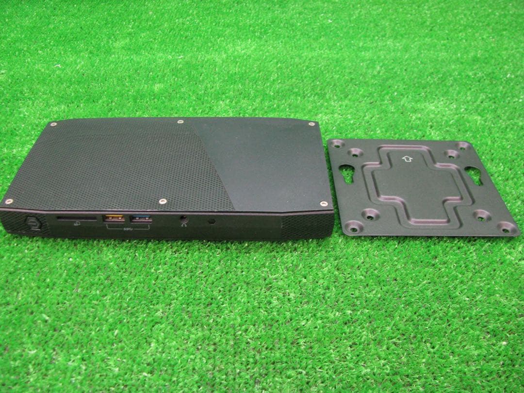 ジャンク品Intel NUC NUC6i7KYK ミニPC i7/8GBメモリ