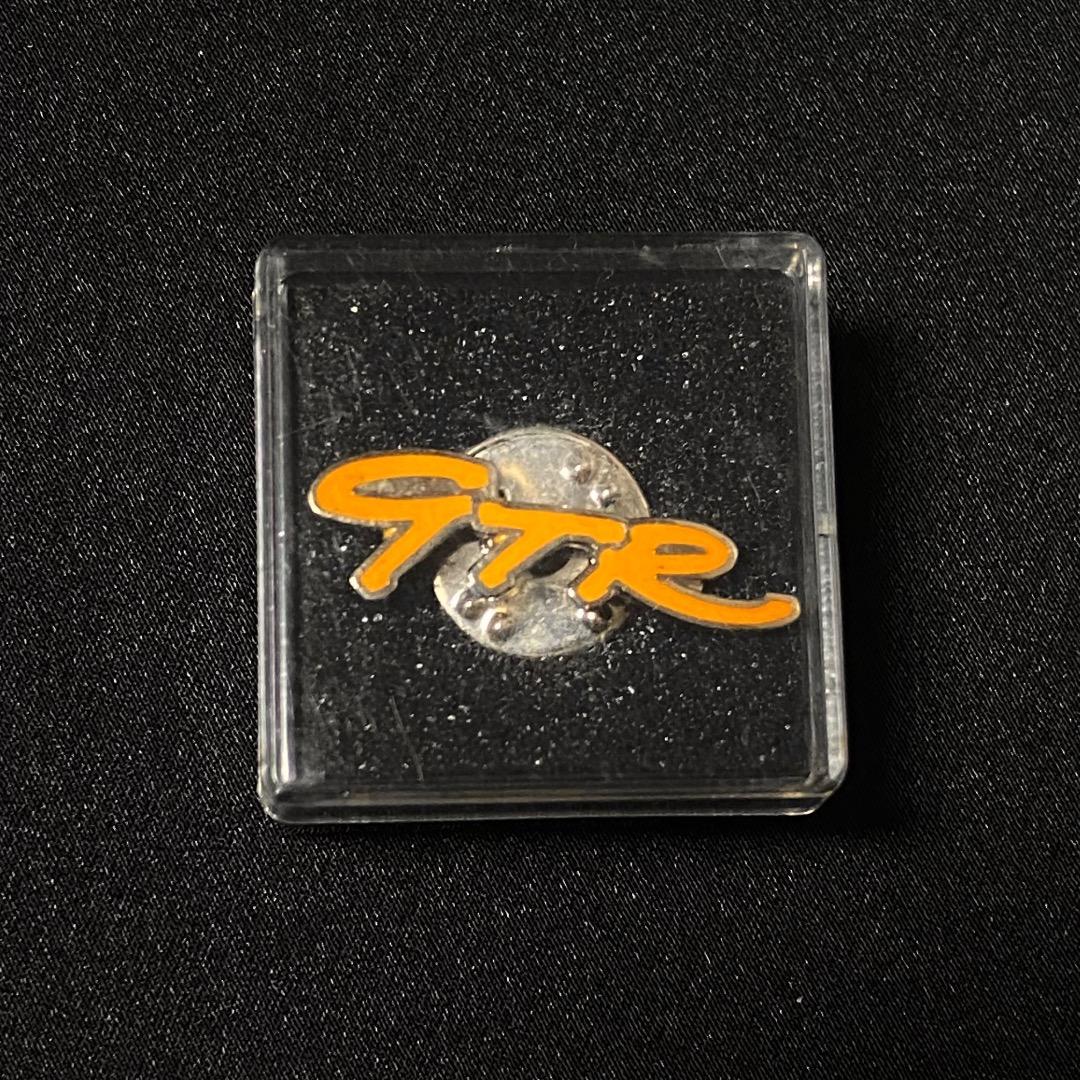 激レア　GTR ピンバッジ　マクラーレン F1 GTR イエロー ラペルピン