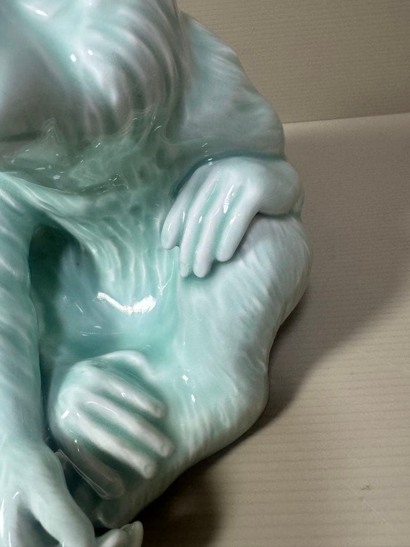 2130 深川製磁　宮内庁御用達　置物　猿　青磁　1客