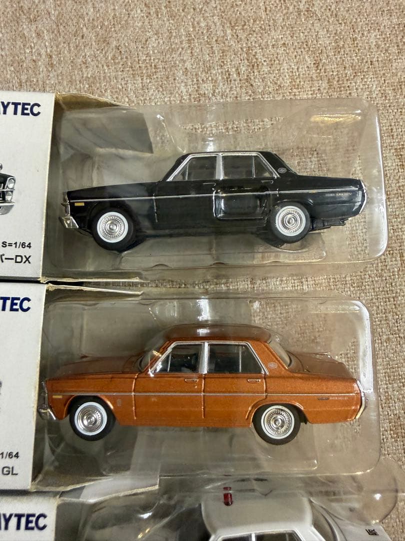 トミカリミテッドヴィンテージ　ニッサン　グロリア