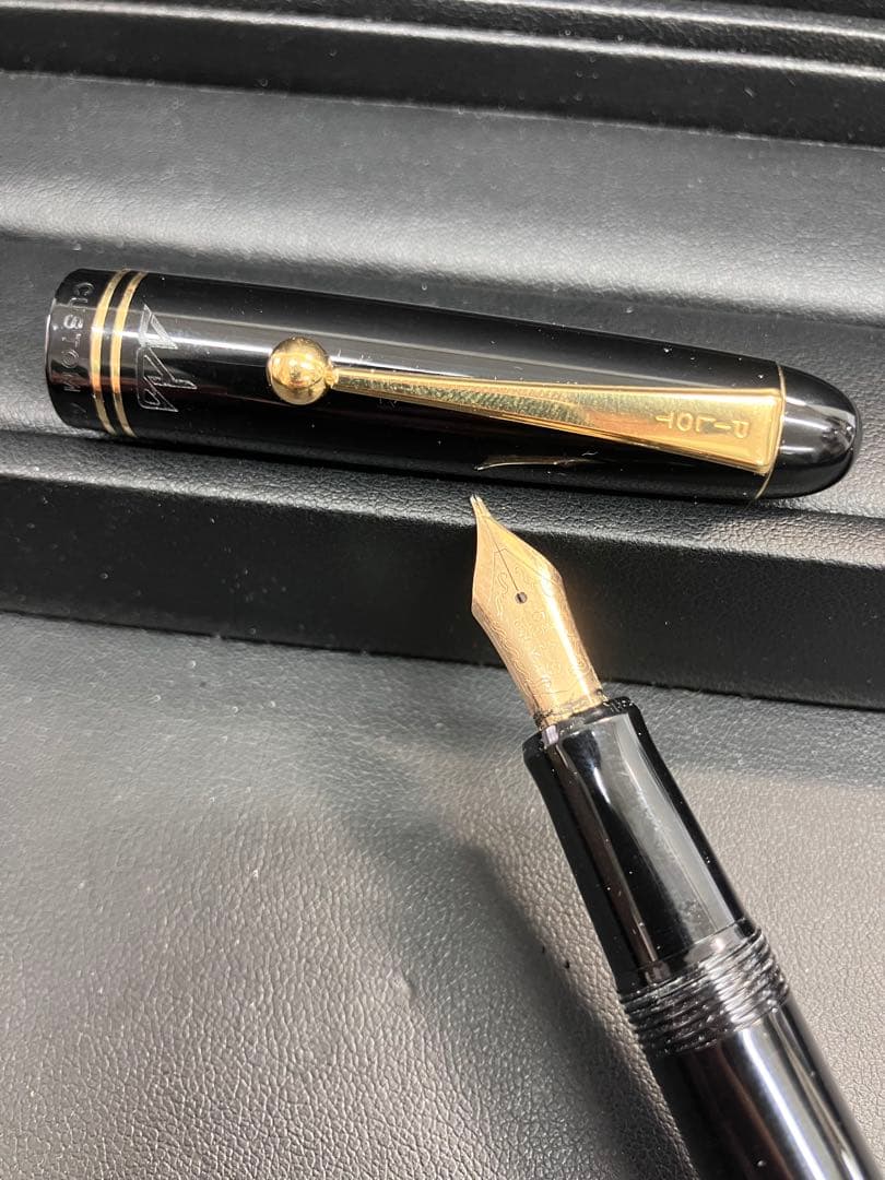 PILOT 万年筆 創業67年記念モデル CUSTOM67 14K585 M中字