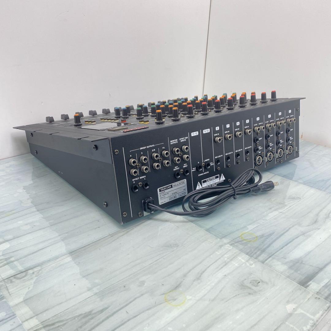 TASCAM M-108　8チャンネル入力アナログミキサー