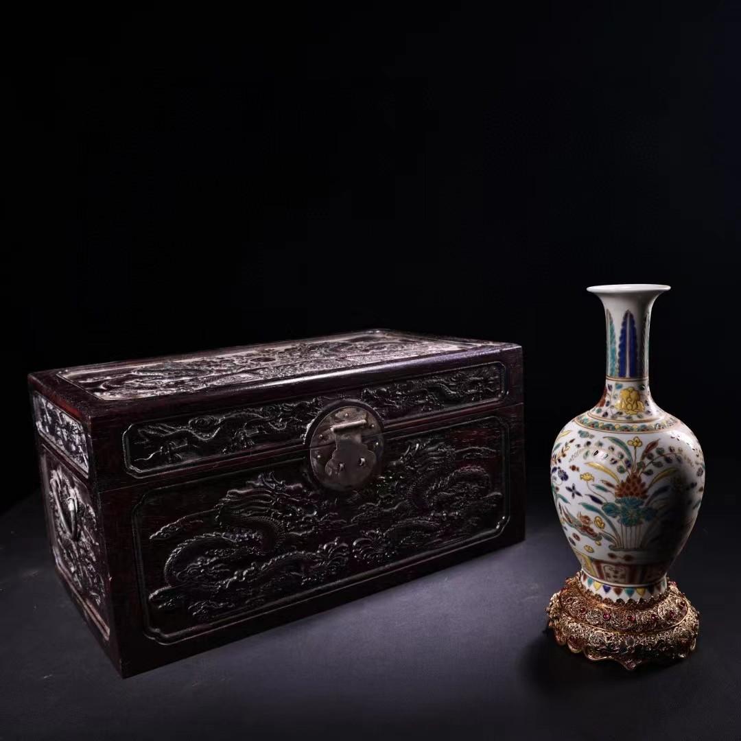 中国古美術・旧蔵粉彩陶磁器の花瓶・純銀の花飾り台座・置物・純手描き・文房具・箱付