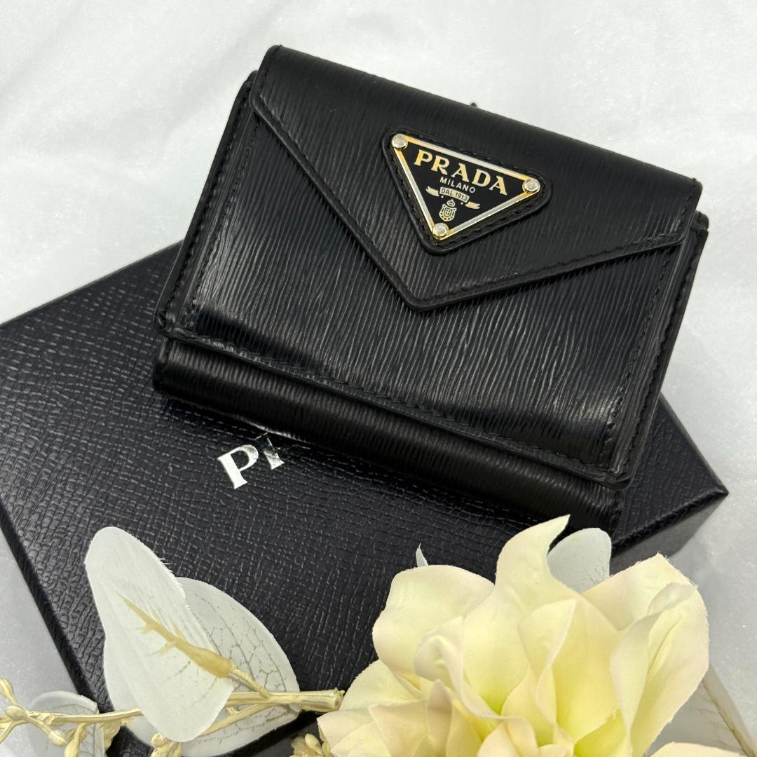 美品 PRADA ブラック 三つ折り財布 プラダ