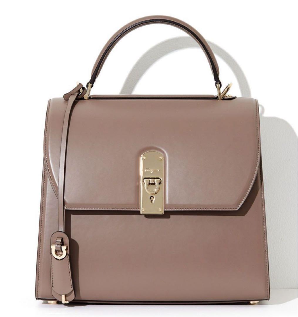 チャンミカ様【希少美品】Ferragamo Boxyz ラージ フェラガモ