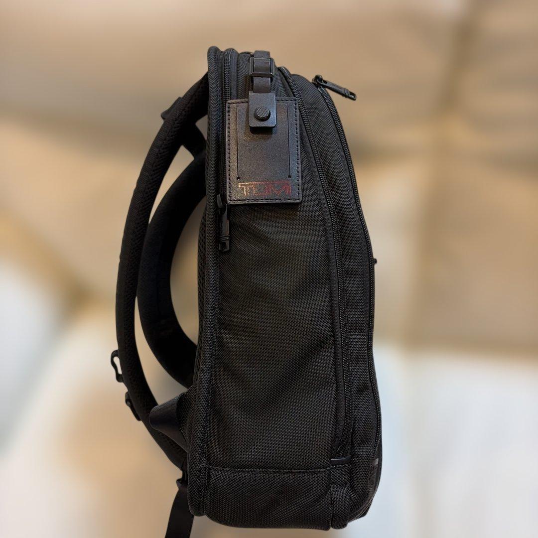 美品　TUMI スリム バックパック ビジネス リュック ブラック