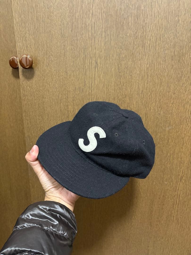 Supreme ブラック Sロゴ キャップ