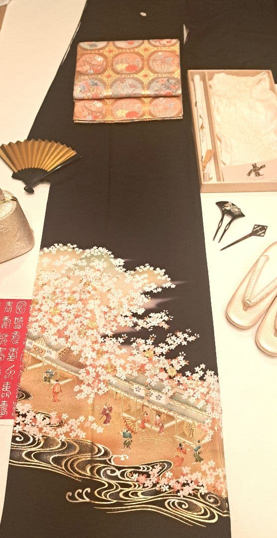 美品❇️作家物手描友禅　金彩駒刺繍　 黒留め袖 　５つ紋　6点フルセット
