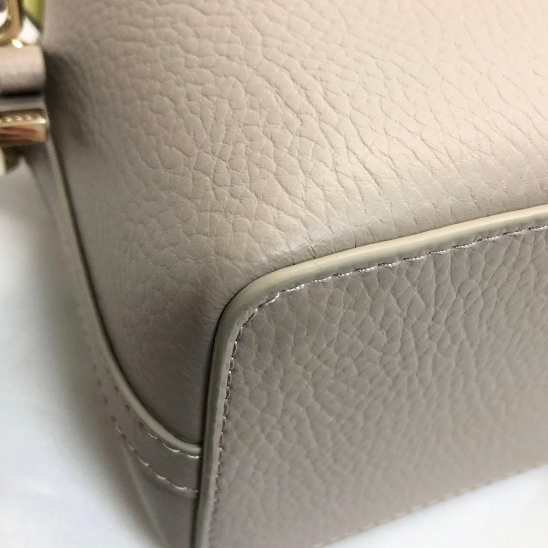 【まゆ ✨】　TOCCA ポシェットバッグ　ショルダーバッグ　グレージュ