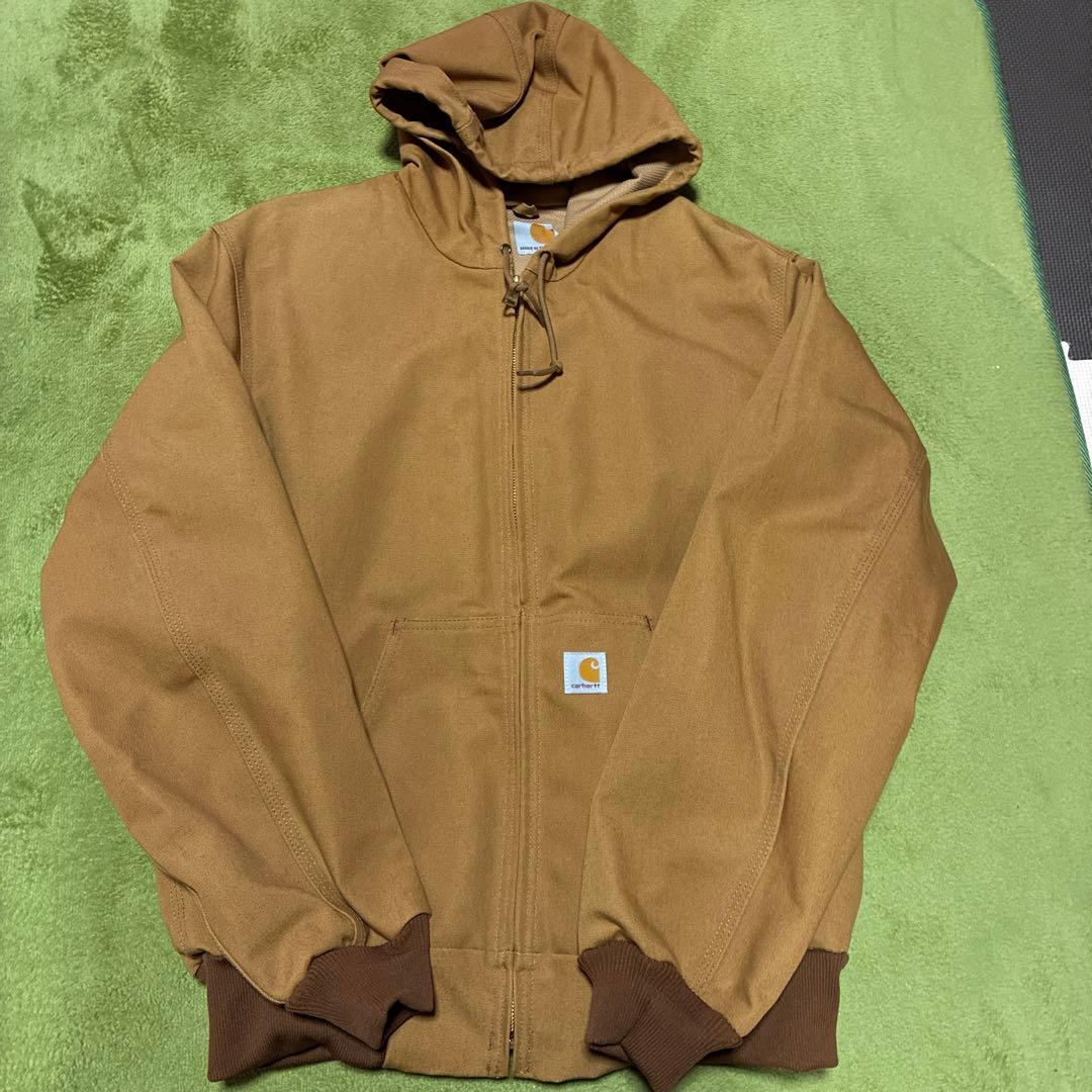 Carhartt フード付きジャケット M アメリカサイズなので大きめです。