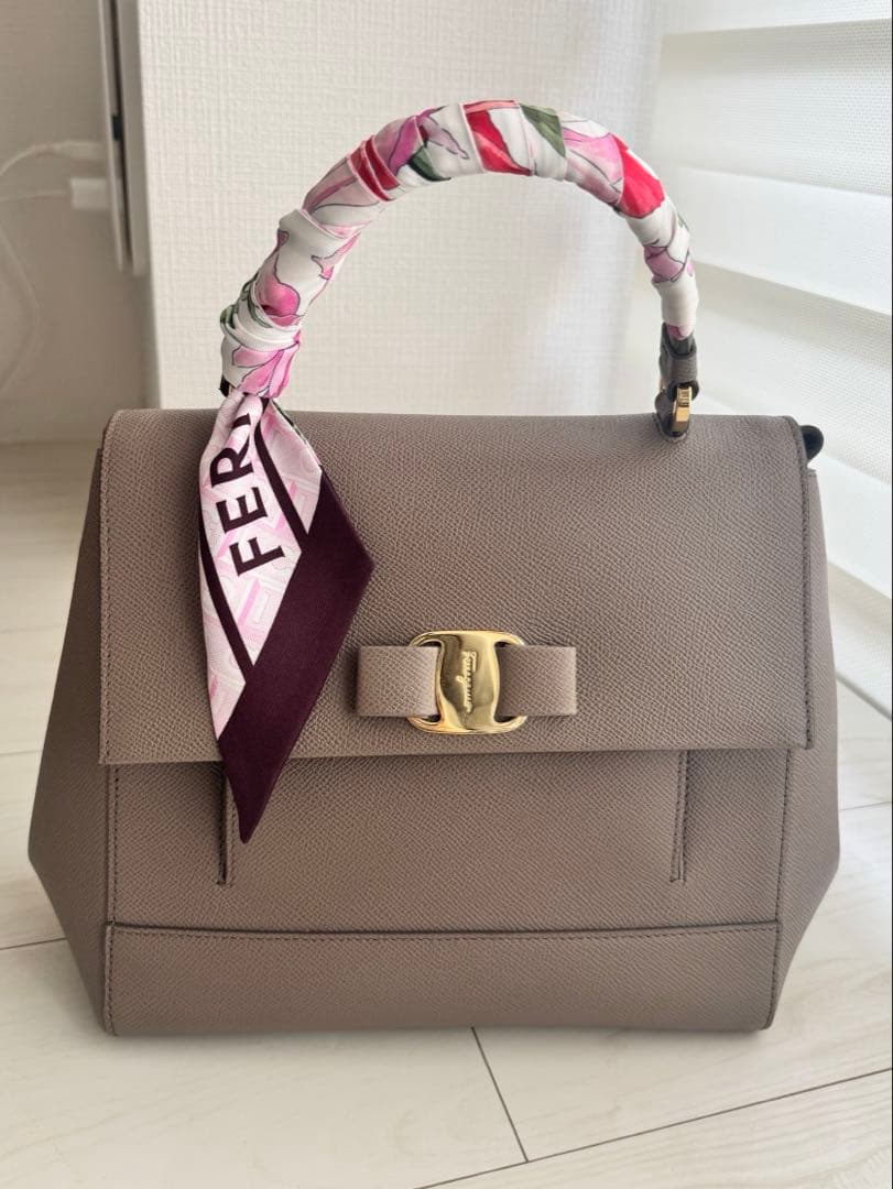 値下げ可★フェラガモ2wayハンドバッグ★バンドゥ付