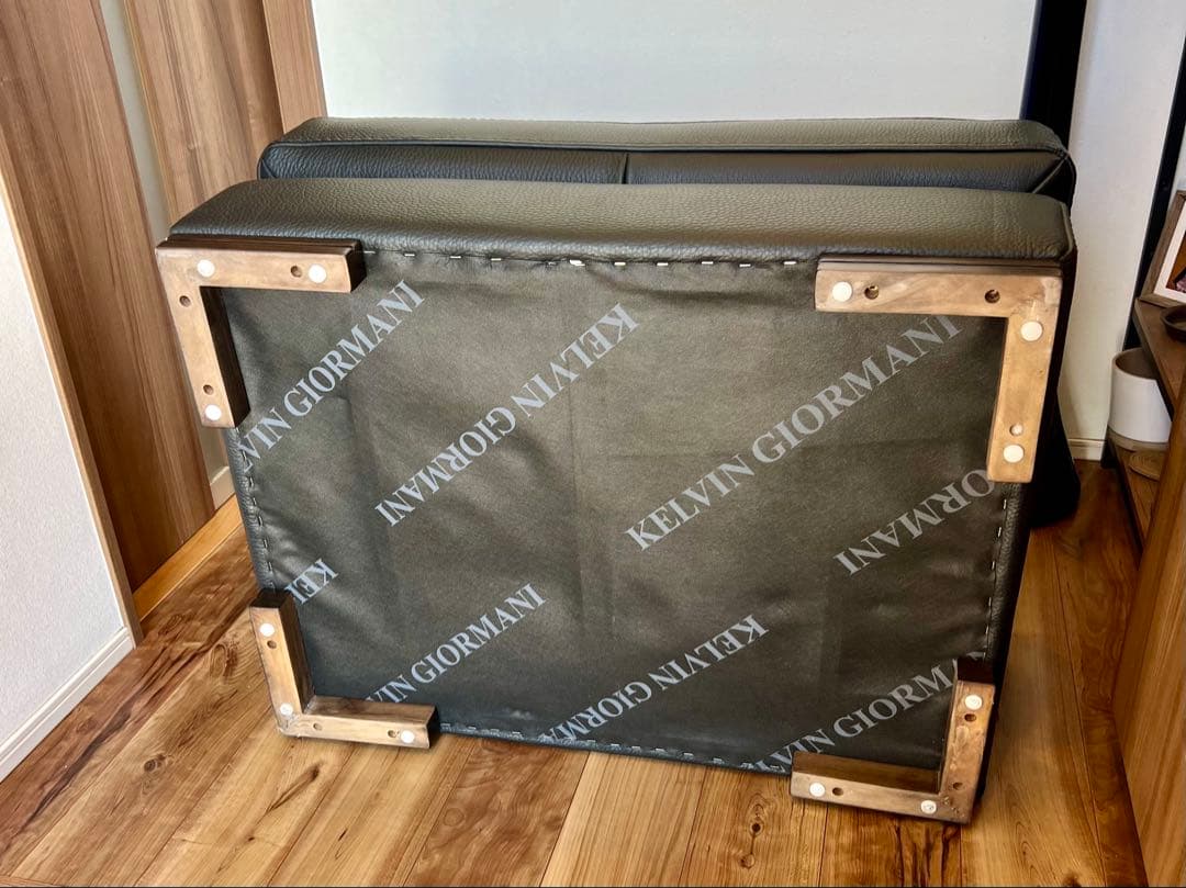 kelvin giormani 総黒革張 スツール　オットマン