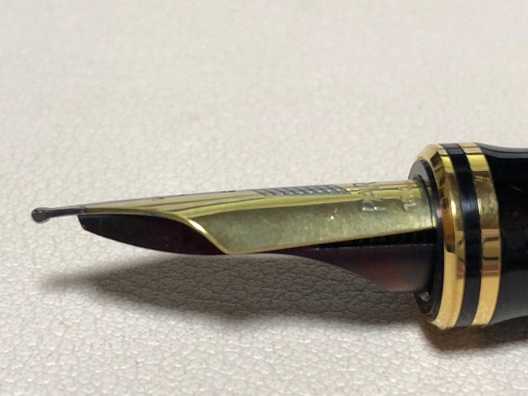 パーカー デュオフォールド センテニアル マーブルレッド