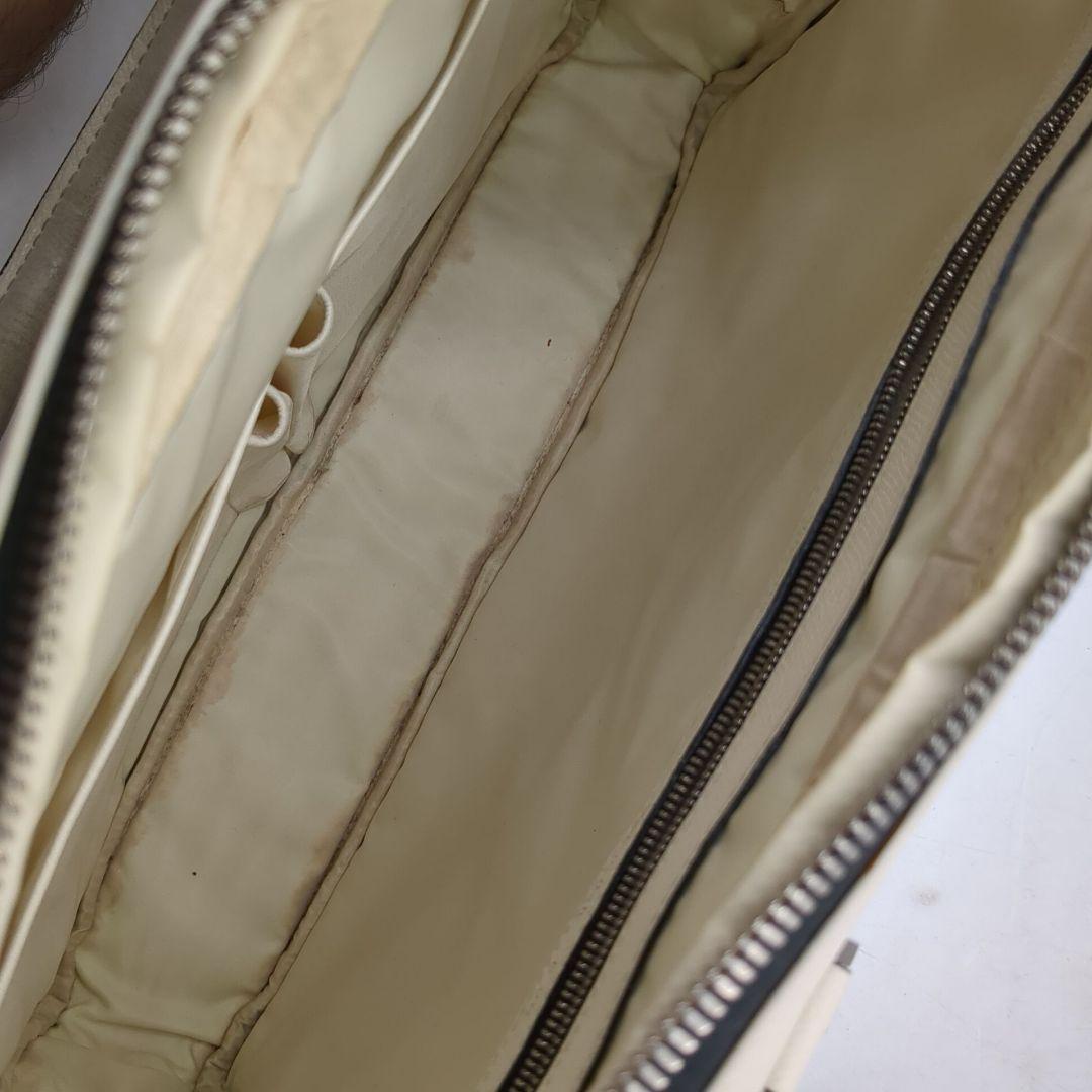 大人気✨️　ダブルハンドル ブリーフケース A4 白　アイボリー　ビジネス