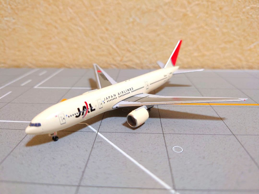 【レア品　JAL B777-200 JA8985 1/500】