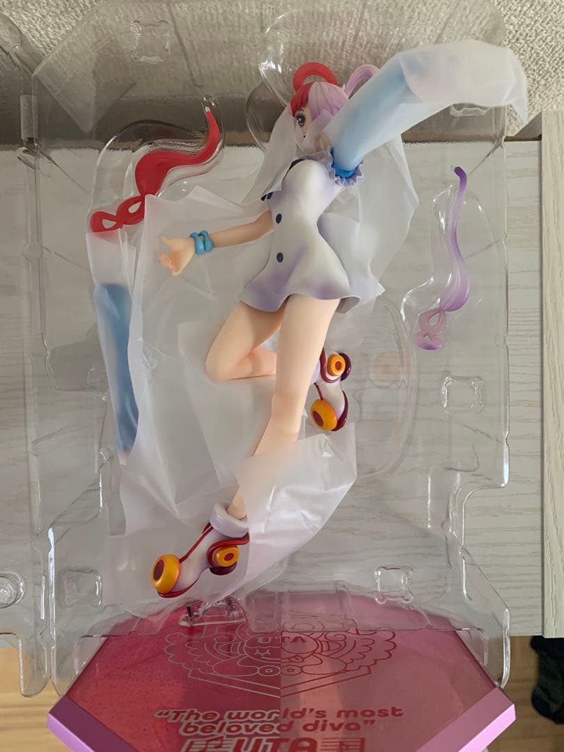 POP “RED-EDITION” “世界の歌姫” ウタ