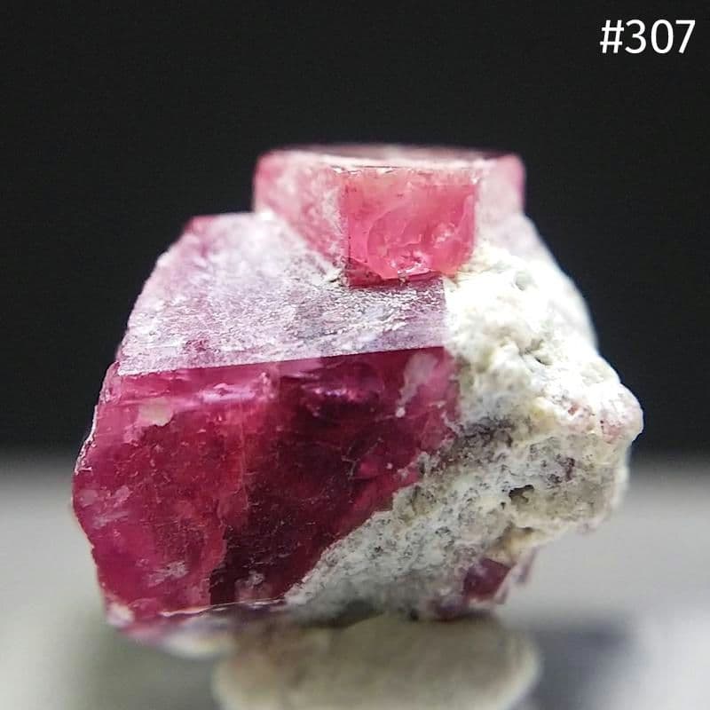 307 クラスター レッドベリル ビクスバイト レッドエメラルド 標本