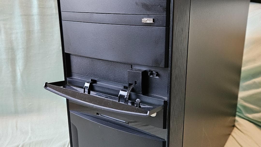 Windows XP 自作デスクトップPC (miniDVキャプチャー可能)