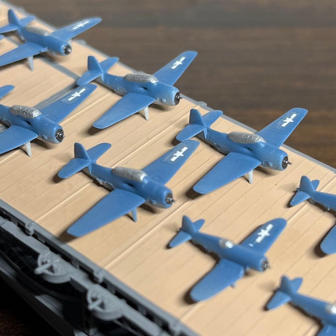 1/700 アメリカ海軍　航空母艦　ヨークタウン　ホーネット　2隻セット