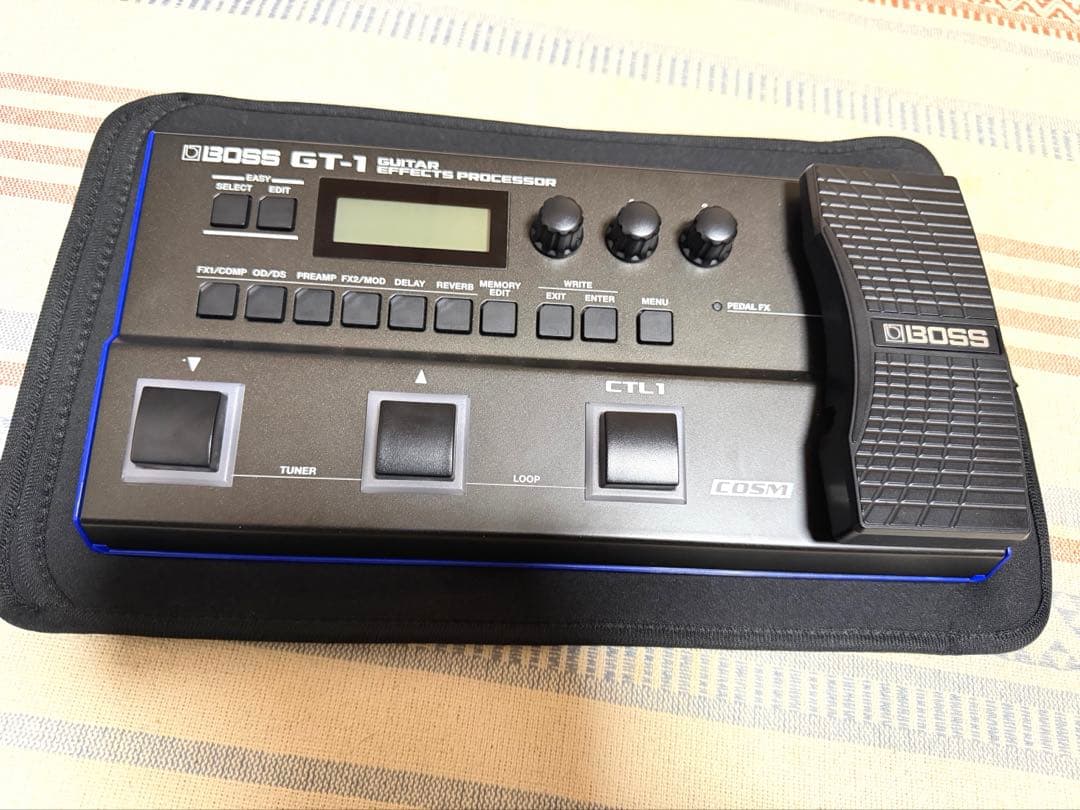 BOSS GT-1 ギターエフェクター 専用ケース付き　ACアダプター付き