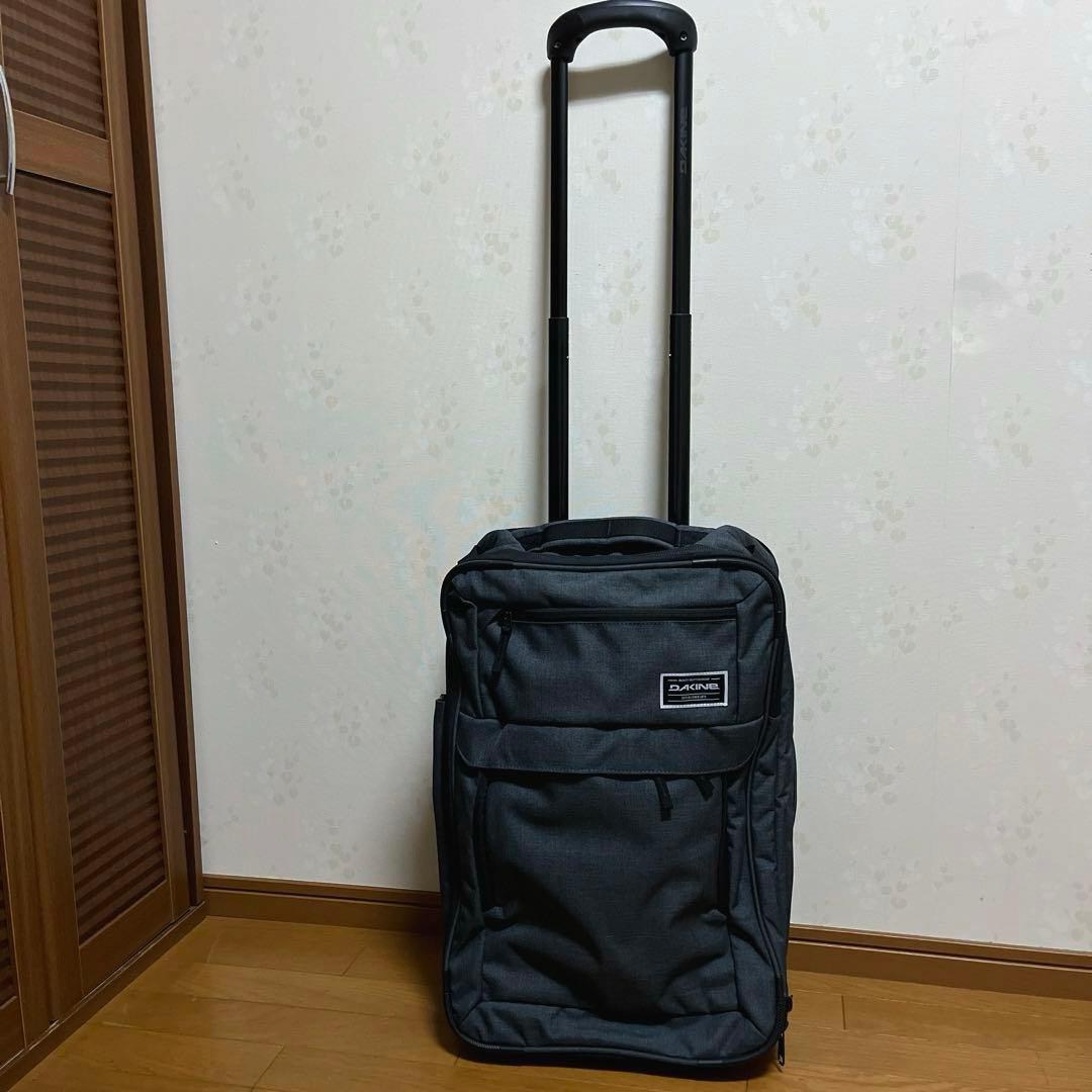キャリーバッグ　DAKINE 未使用に近い