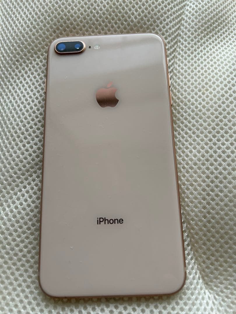 オートバーツ　iPhone 8 Plus 64Gバッテリー84%初期化済